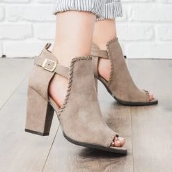 Qupid Shoes Newest Arrivals Stitched Chunky Heels