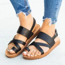 Forever Newest Arrivals Strappy Toe-Hold Sandals