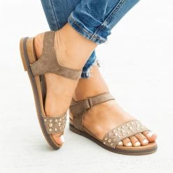 Montecucco Newest Arrivals Studded Everyday Fashion Sandals
