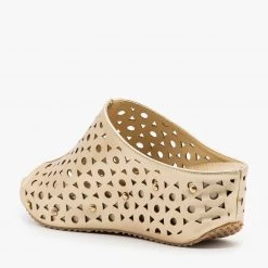 Refresh Stylish Platform Sandal Wedges 18 Refresh Stylish Platform Sandal Wedges