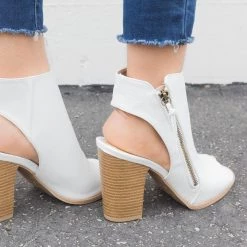 Qupid Shoes Tassel Zipper Chunky Heel Booties