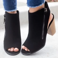 Qupid Shoes Tassel Zipper Chunky Heel Booties