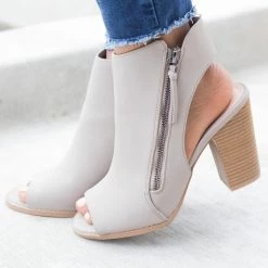 Qupid Shoes Tassel Zipper Chunky Heel Booties