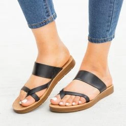 Refresh Trendy Criss Cross Toe Hold Sandals FINAL SALE Newest Arrivals