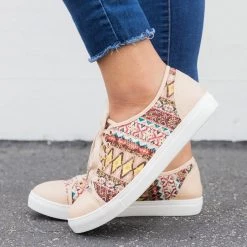 Reneeze Shoes Colorful Embroidered Fashion Lace-Up Sneakers 11 Reneeze Shoes Colorful Embroidered Fashion Lace-Up Sneakers