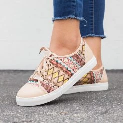 Reneeze Shoes Colorful Embroidered Fashion Lace-Up Sneakers