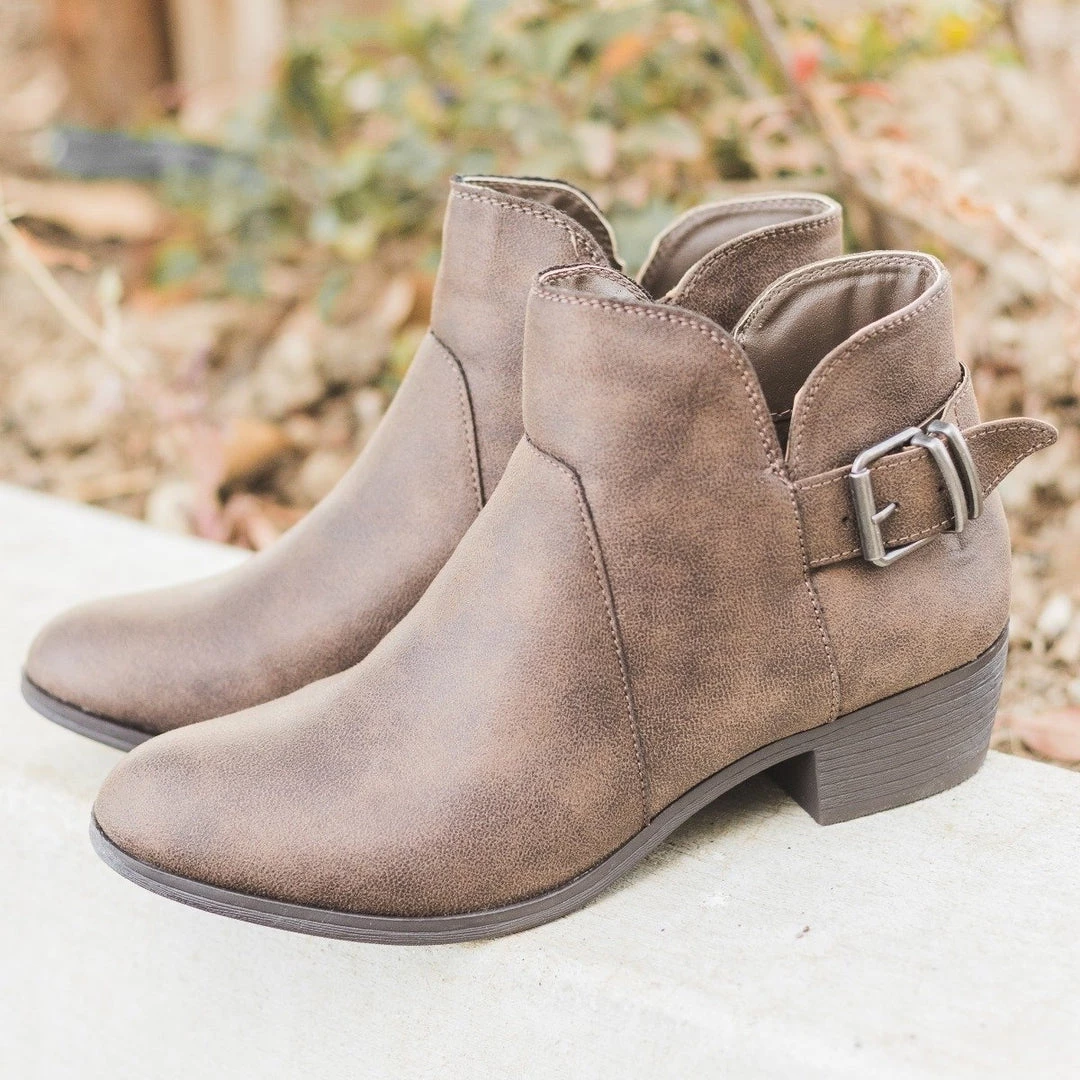 Shoelala Tulip-Shaped Buckle Booties 4 Shoelala Tulip-Shaped Buckle Booties