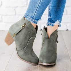 Lovmark V Cut Ankle Boot