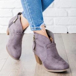 Lovmark V Cut Ankle Boot