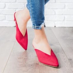 Delicious Shoes V-Cut Kitten Heels 40 Delicious Shoes V-Cut Kitten Heels