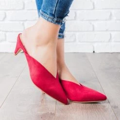 Delicious Shoes V-Cut Kitten Heels 42 Delicious Shoes V-Cut Kitten Heels