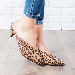 Delicious Shoes V-Cut Kitten Heels 63 Delicious Shoes V-Cut Kitten Heels