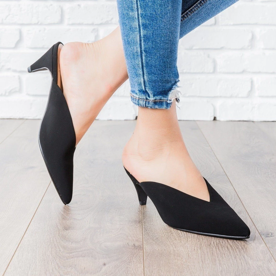 Delicious Shoes V-Cut Kitten Heels 4 Delicious Shoes V-Cut Kitten Heels