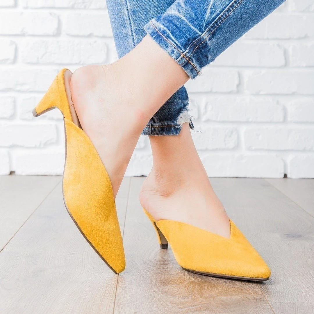 Delicious Shoes V-Cut Kitten Heels 11 Delicious Shoes V-Cut Kitten Heels