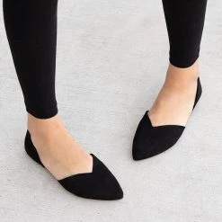 Qupid Shoes V-Dip Simple Flats