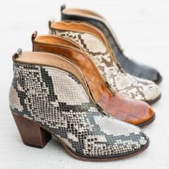 Mata Newest Arrivals Zippered Animal Print Booties